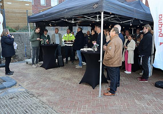 Feestelijk moment oplevering laatste 31 sociale huurwoningen Bavo