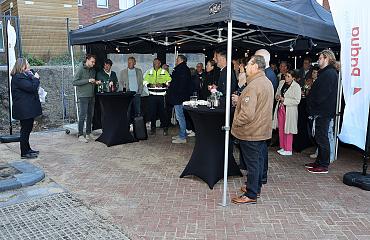 Feestelijk moment oplevering laatste 31 sociale huurwoningen Bavo